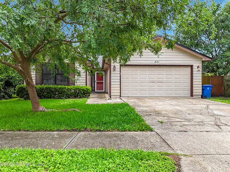 341 Hickory Hollow Dr N — Photo 1