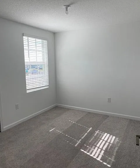 622 Papillon St SW — Photo 16