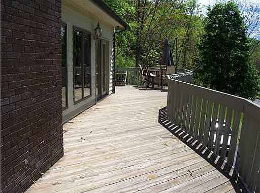 3rd image of 102 Edgemere Ave
