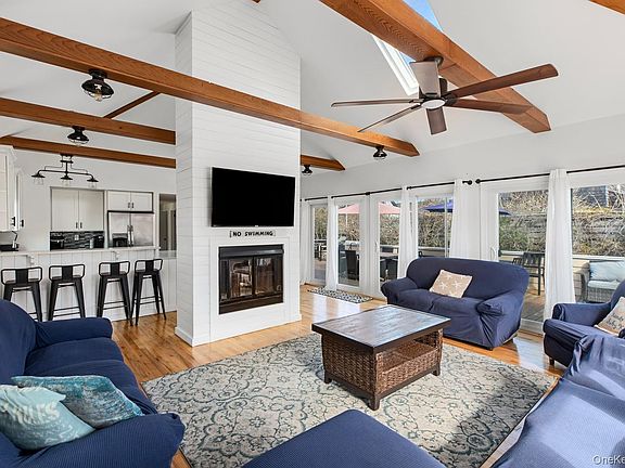 3rd image of 485 Bayberry Walk