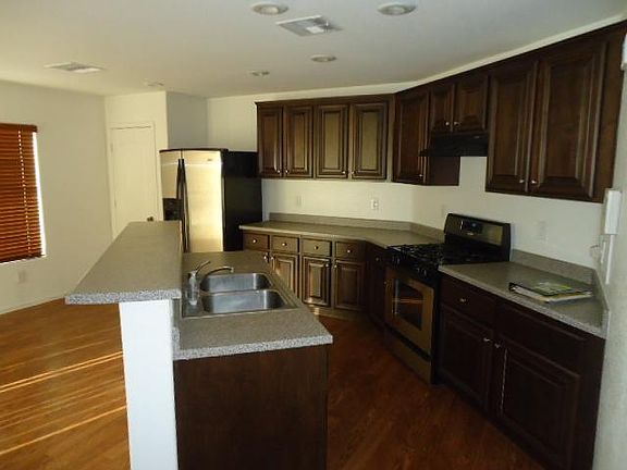 3rd image of 5784 Park City Ave