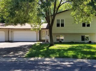 6711 116 1/2 Cir, Champlin, MN 55316