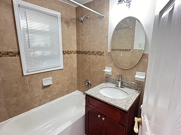 37A Hawthorne Dr #2 — Photo 10