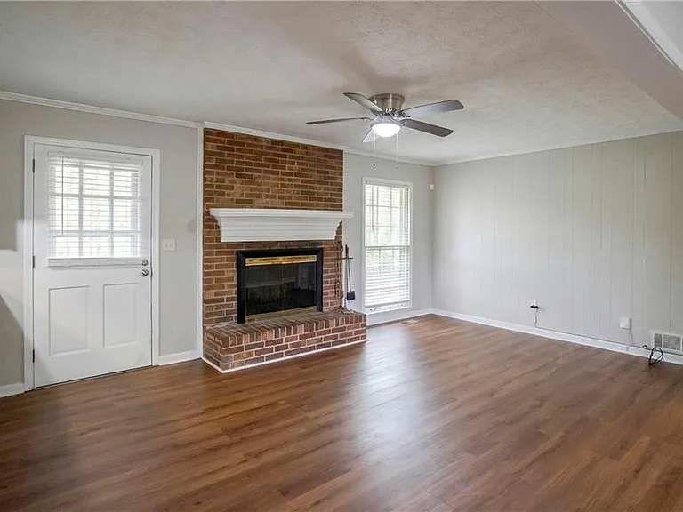 1802 Driftwood Pl — Photo 3