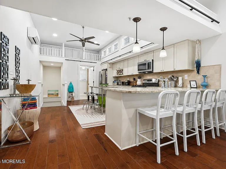 25 Surf Ave #1C — Photo 11