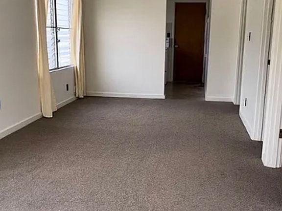 4th image of 2581 Alaula Way #C