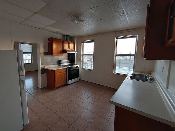 3rd image of 2911 S Wallace St #3R