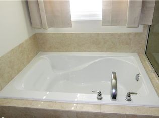 15912 Mackenzie Manor Dr, Haymarket, VA 20169