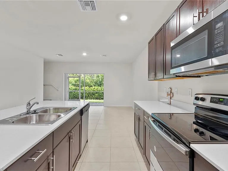 15535 Wildflower Cir — Photo 7