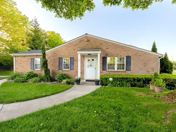 7 Harbor N, Amityville, NY 11701