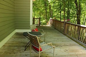 5th image of 60 Hart Ln