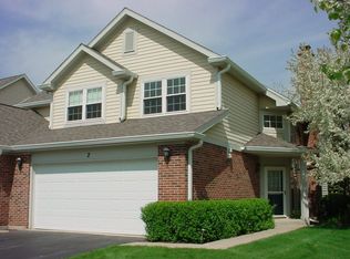 2 Whitman Dr, Schaumburg, IL 60173