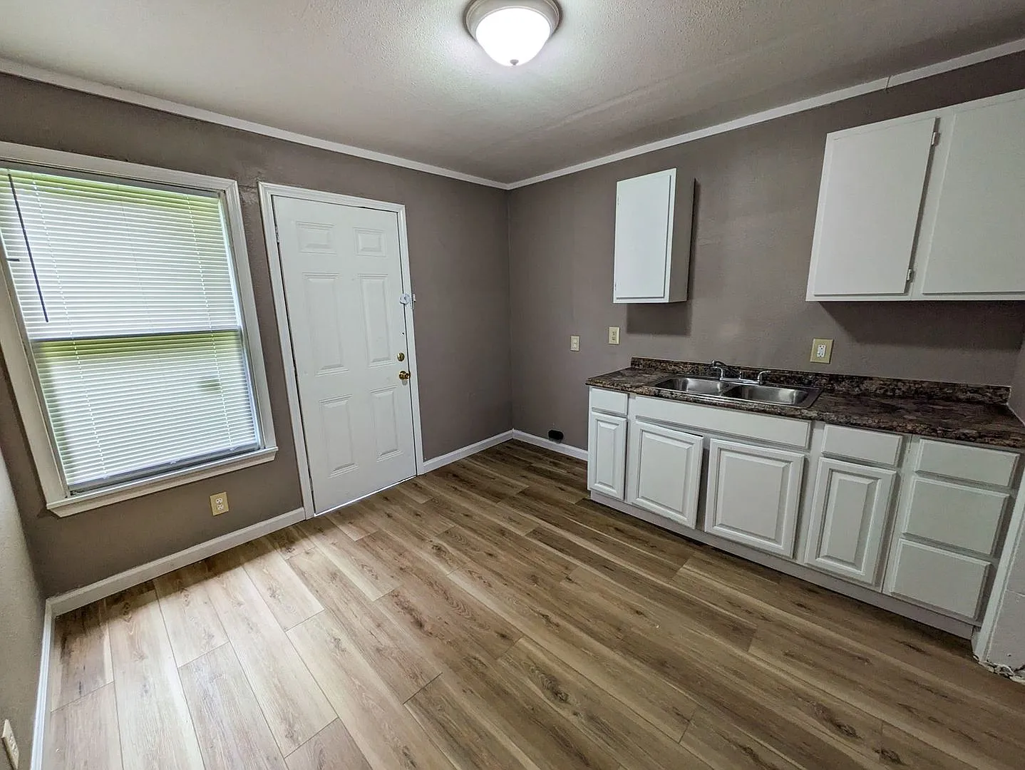 4195 Brandon - 696 Irby (duplex) — Photo 4