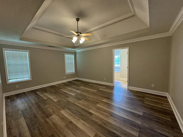 204 Mahan Dr — Photo 16