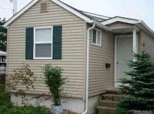 112 Kopf Rd, Bellmore, NY 11710