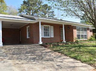7 Richardson Dr, Daleville, AL 36322
