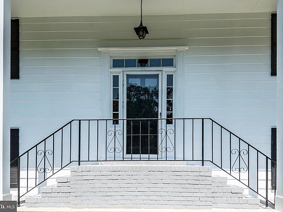 3rd image of 1704 Raines Dr