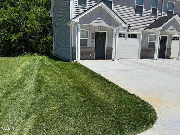 3rd image of 1532 Meadow Spring Dr