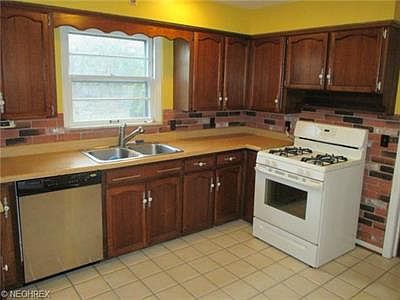 3rd image of 223 Mill Creek Dr