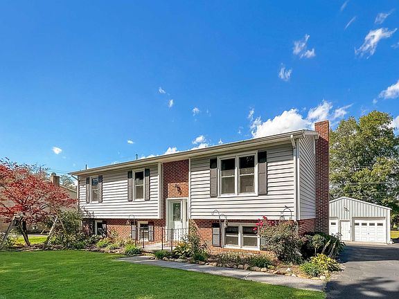 2nd image of 120 Gum Dr