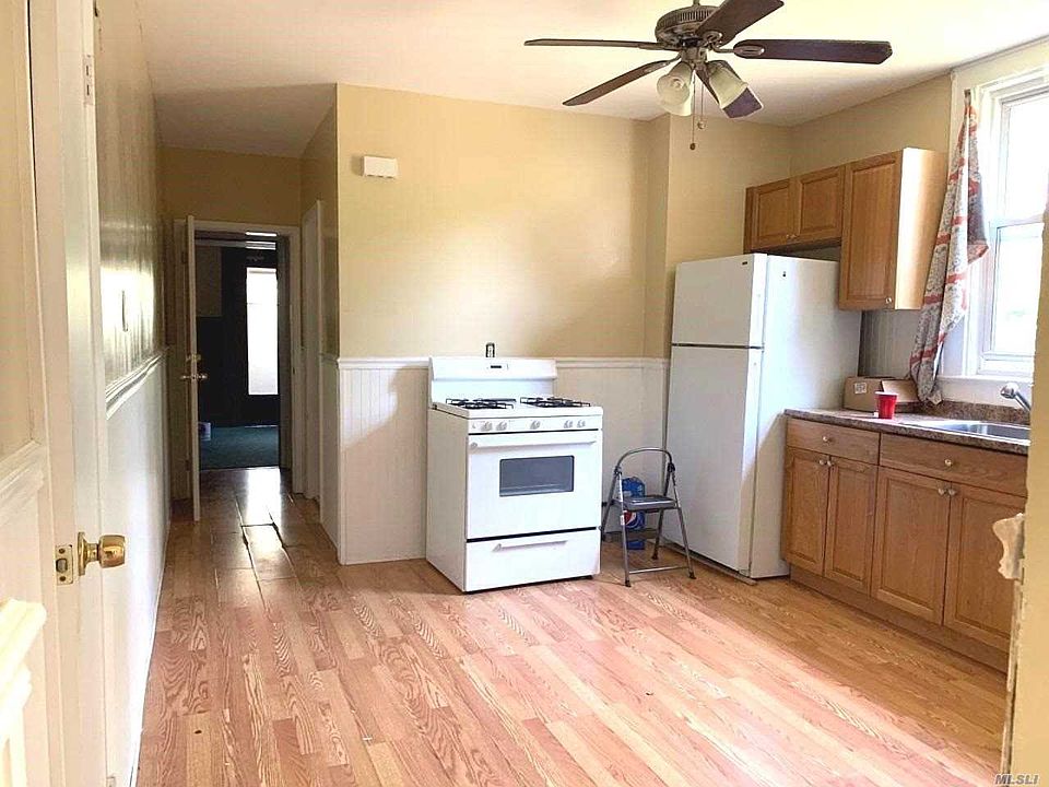 1st image of 28 Lawrence Ave APT 2