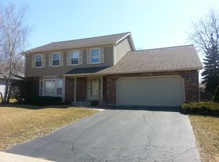 1004 Canyon Run Rd, Naperville, IL 60565