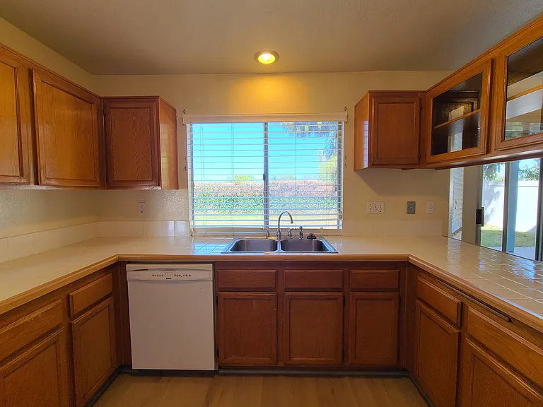 2476 Dublin Way — Photo 8