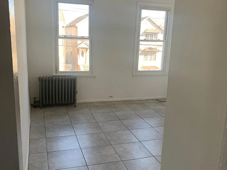 41 Wayne Ave #2 — Photo 4