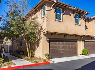 2487 Ascending Oaks Ln #1, Simi Valley, CA 93063