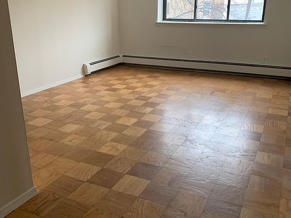 4th image of 14 Sweetfield Cir #3F