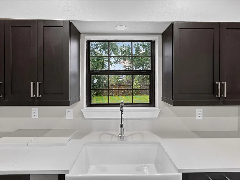 428 Van Molan St — Photo 11