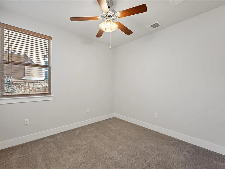 13800 Lyndhurst St #326 — Photo 12