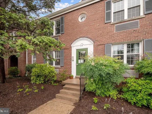 117 E Glebe Rd APT C, Alexandria, VA 22305