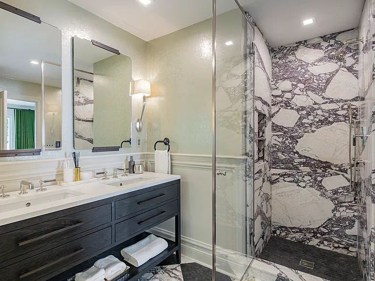 331 Meadows W — Photo 25