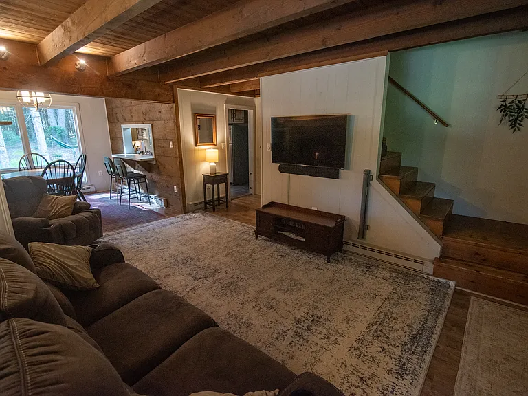 108 Ashuelot Dr — Photo 5