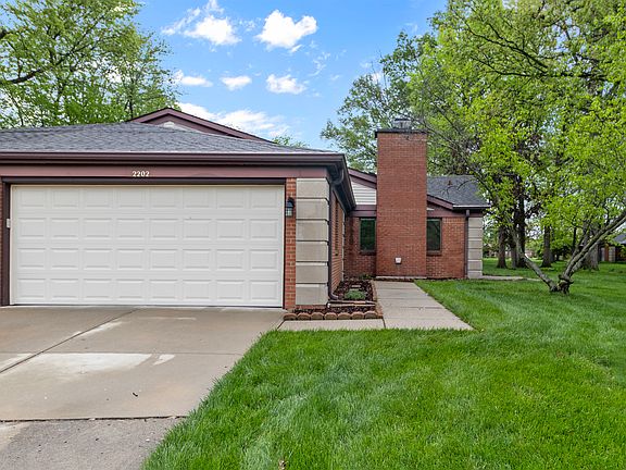 2nd image of 2202 Emily Dr