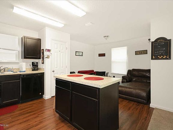 5th image of 536 Islamorada Dr N