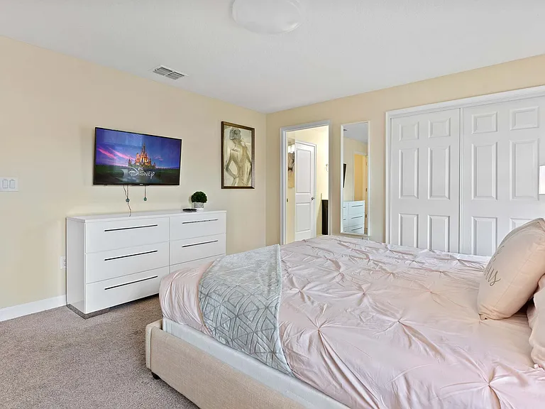 Romeo Cir — Photo 22