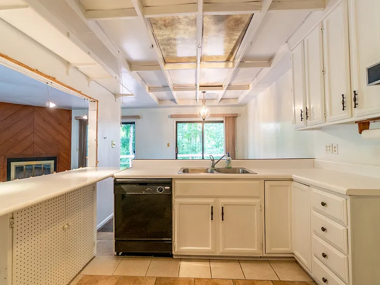 5275 Country Club Rd — Photo 9