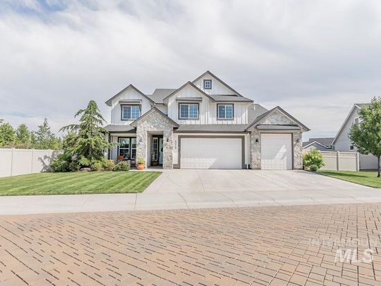 4029 W Philomena Dr, Meridian, ID 83646
