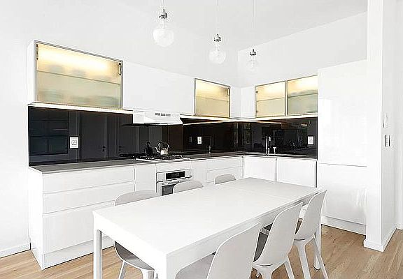 3rd image of 204 Montrose Ave #3D