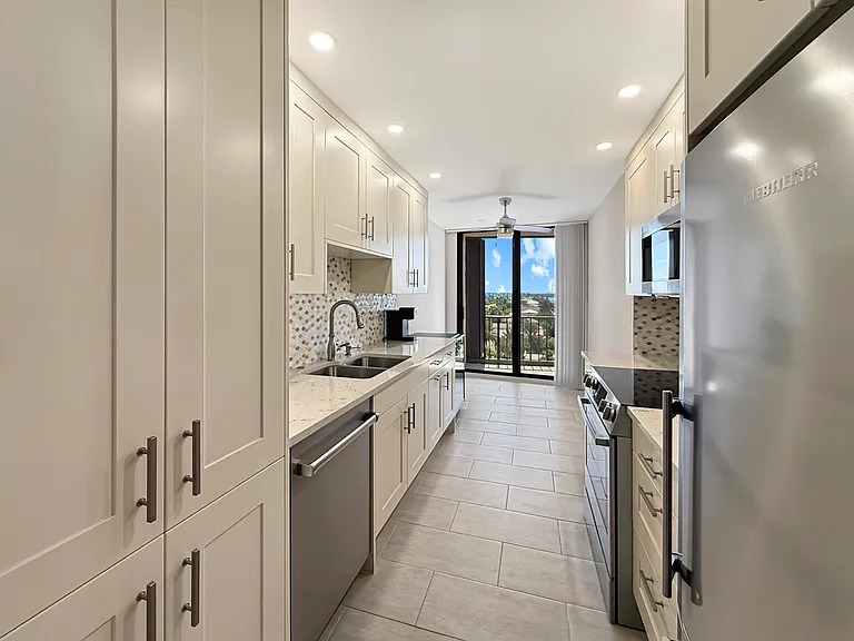 4200 N Ocean Dr #2-705 — Photo 7