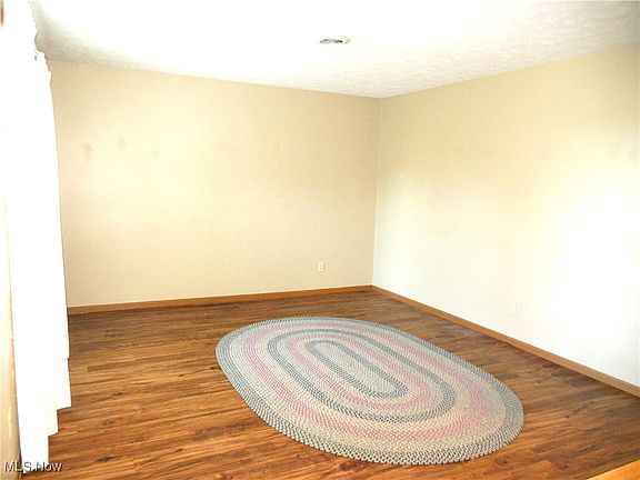 2nd image of 132 Royal Crest Dr Unit E