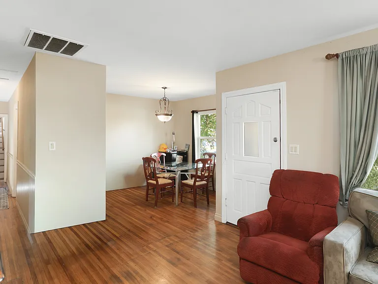 304 S Greengrove Dr — Photo 4