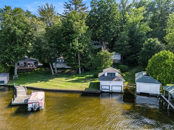 6418 Grand Ave, Ludington, MI 49431