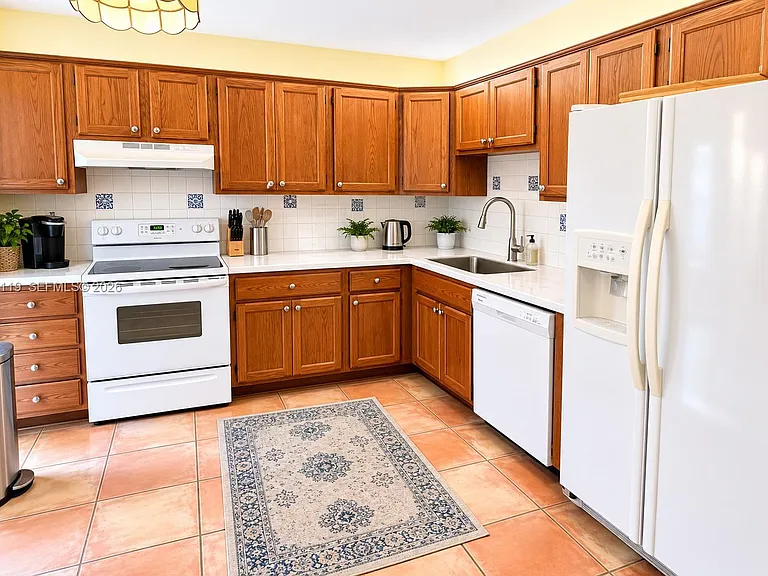 11921 SW 117th Ct — Photo 4