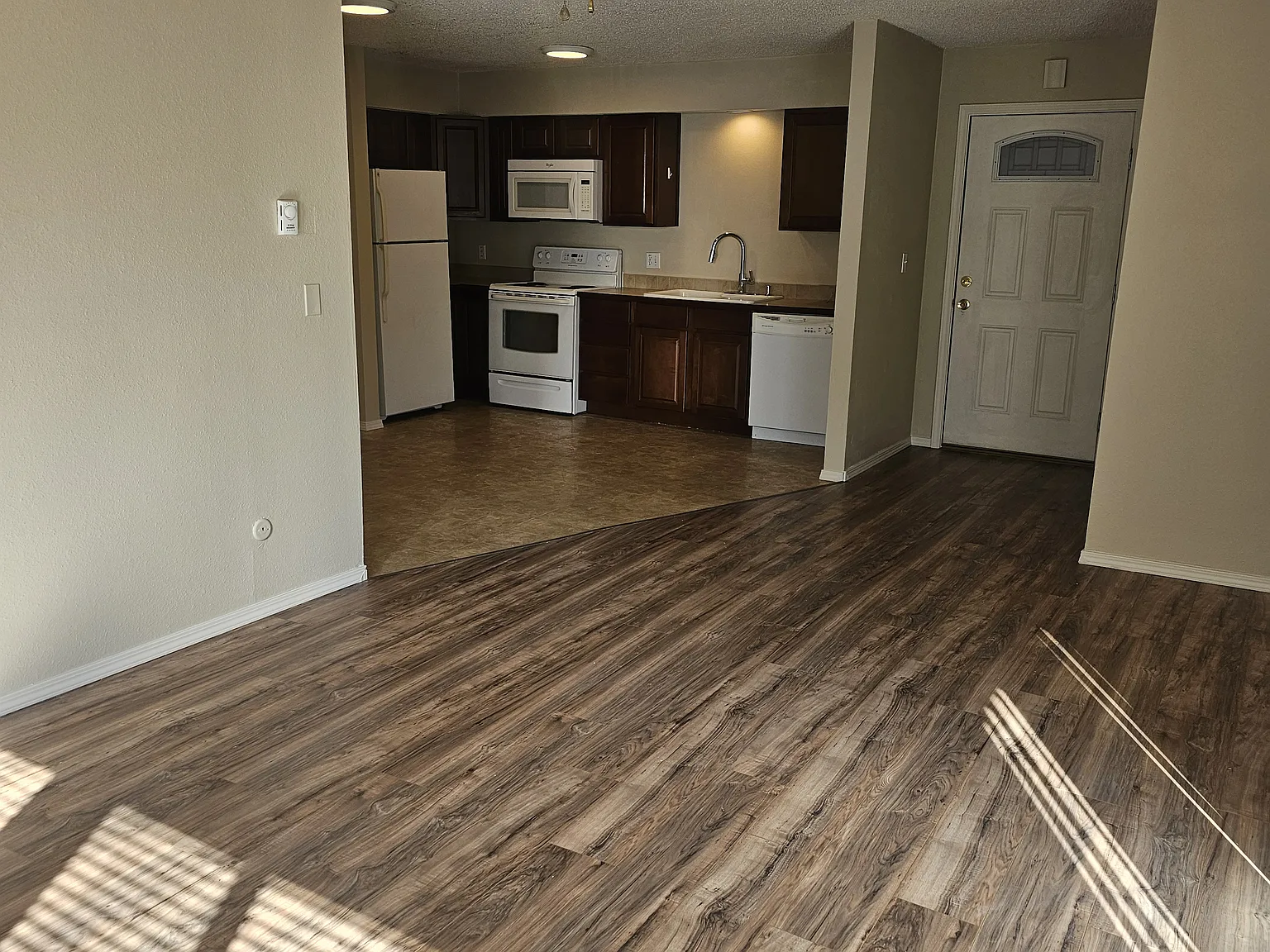 2 bed, $1,575 — Photo 2