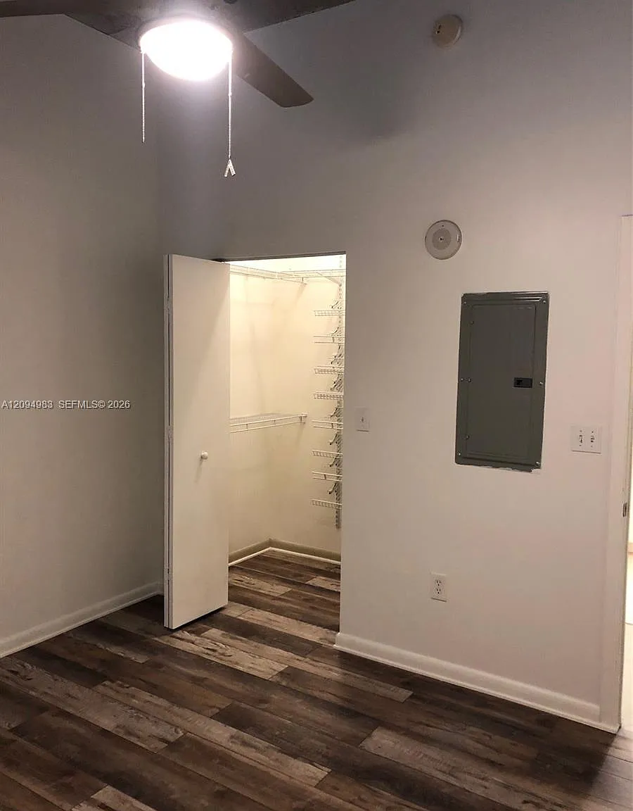 Cite Condo — Photo 3