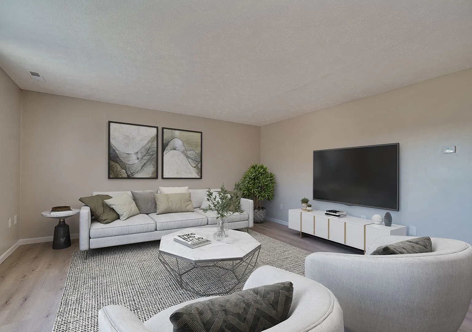 Woodmere Apartments — Photo 2