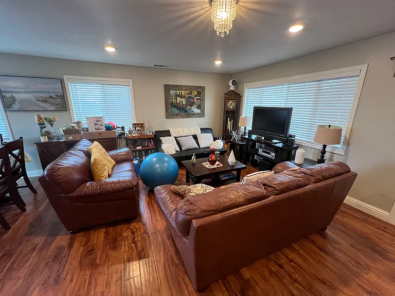 4272 Armand Dr — Photo 3